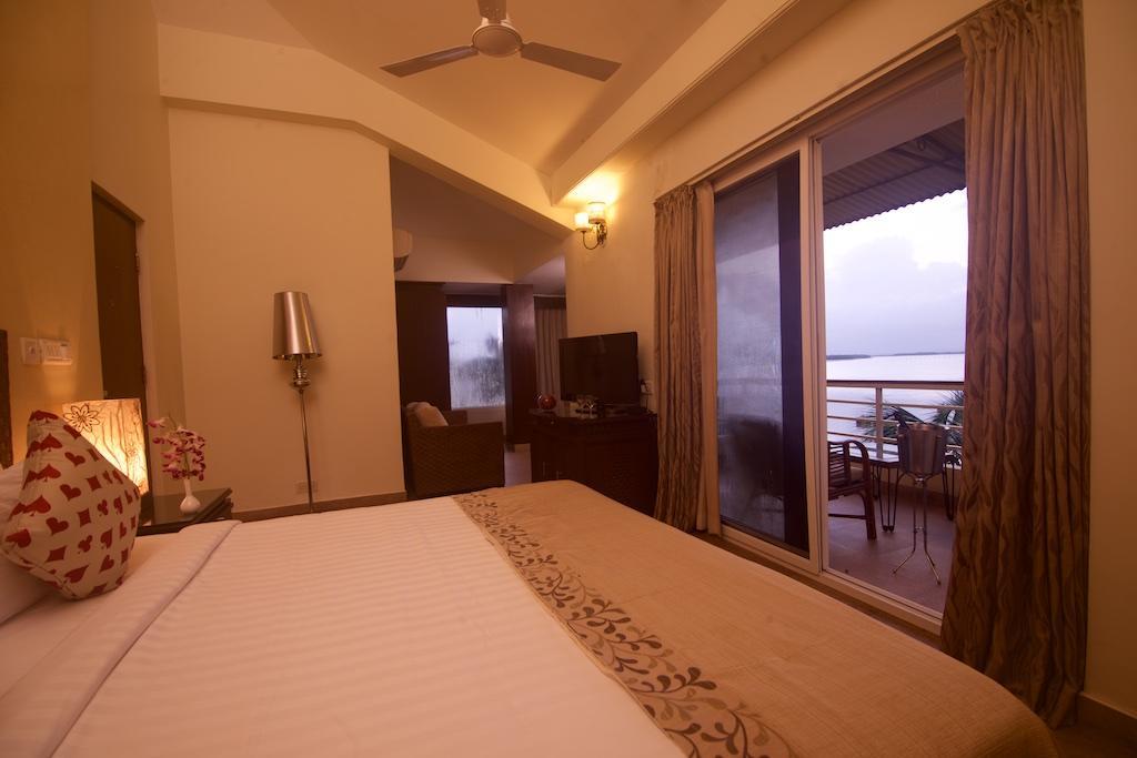Deltin Palms Riverfront Panaji Exterior foto