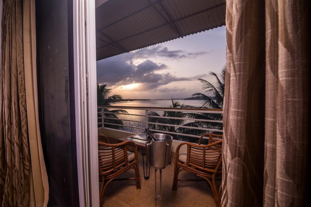 Deltin Palms Riverfront Panaji Exterior foto